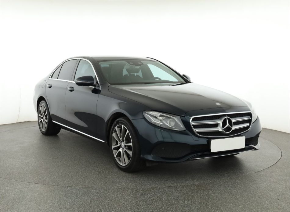 Mercedes-Benz E - 2016