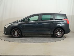 Peugeot 5008 - 2011
