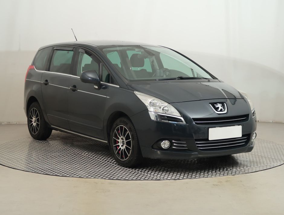 Peugeot 5008 - 2011