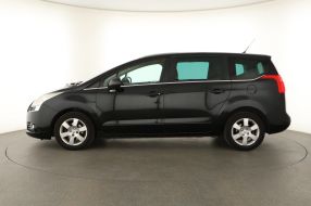 Peugeot 5008 - 2011