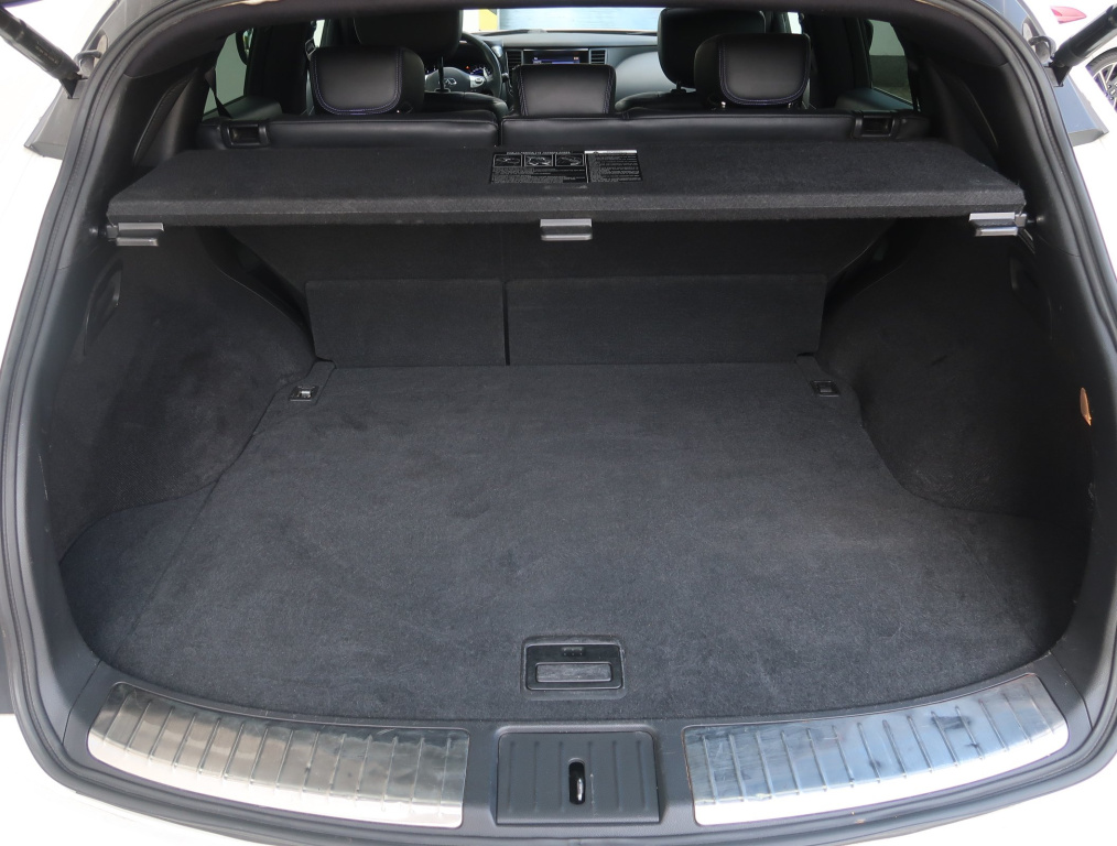 Infiniti QX70