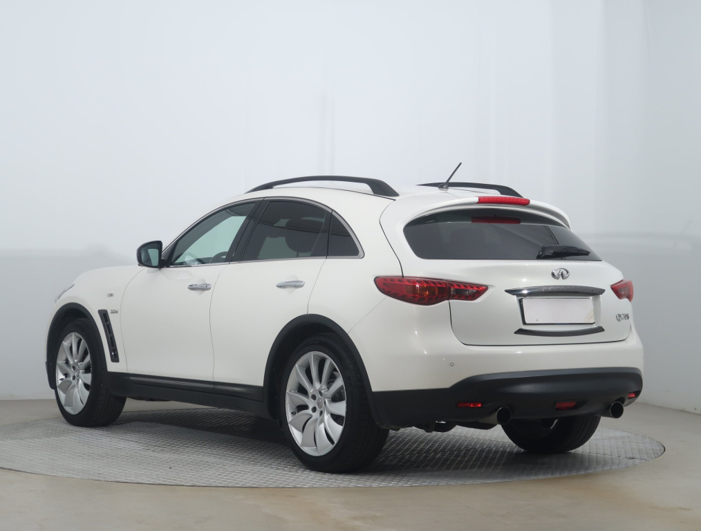 Infiniti QX70