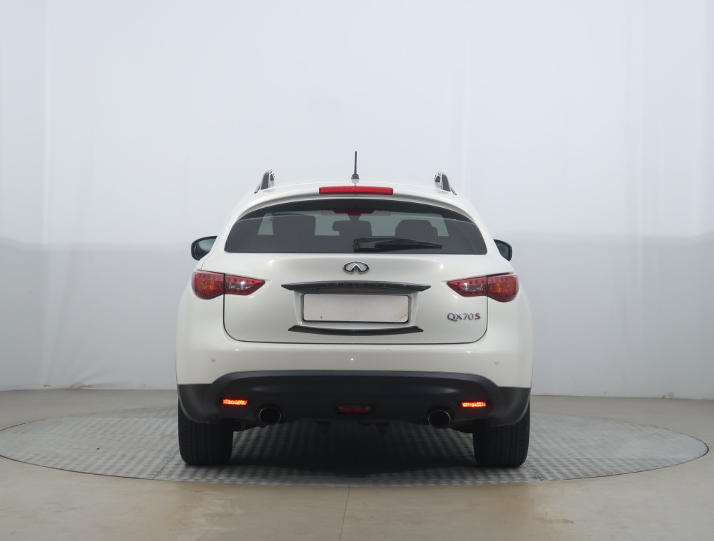 Infiniti QX70