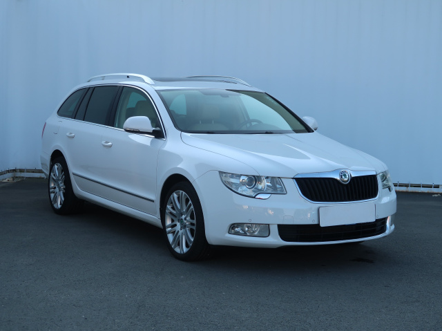 Škoda Superb 2011