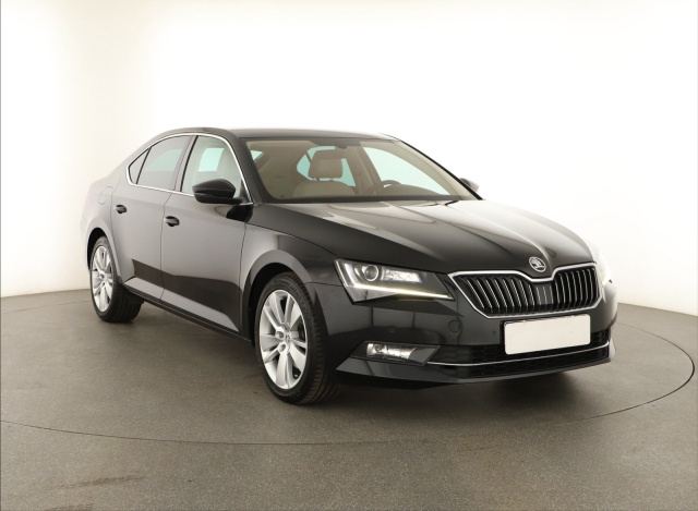 Škoda Superb 2016