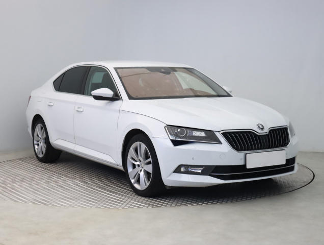 Škoda Superb 2016