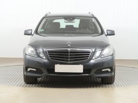 Mercedes-Benz E - 2010