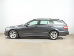 Mercedes-Benz E - 2010