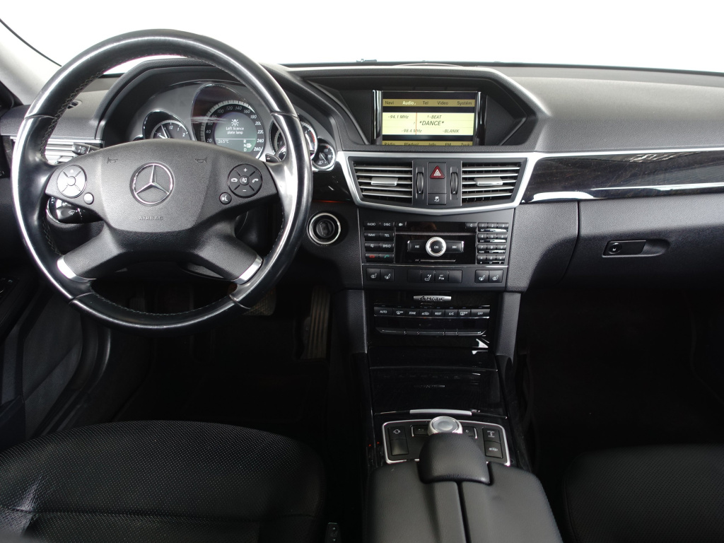 Mercedes-Benz E
