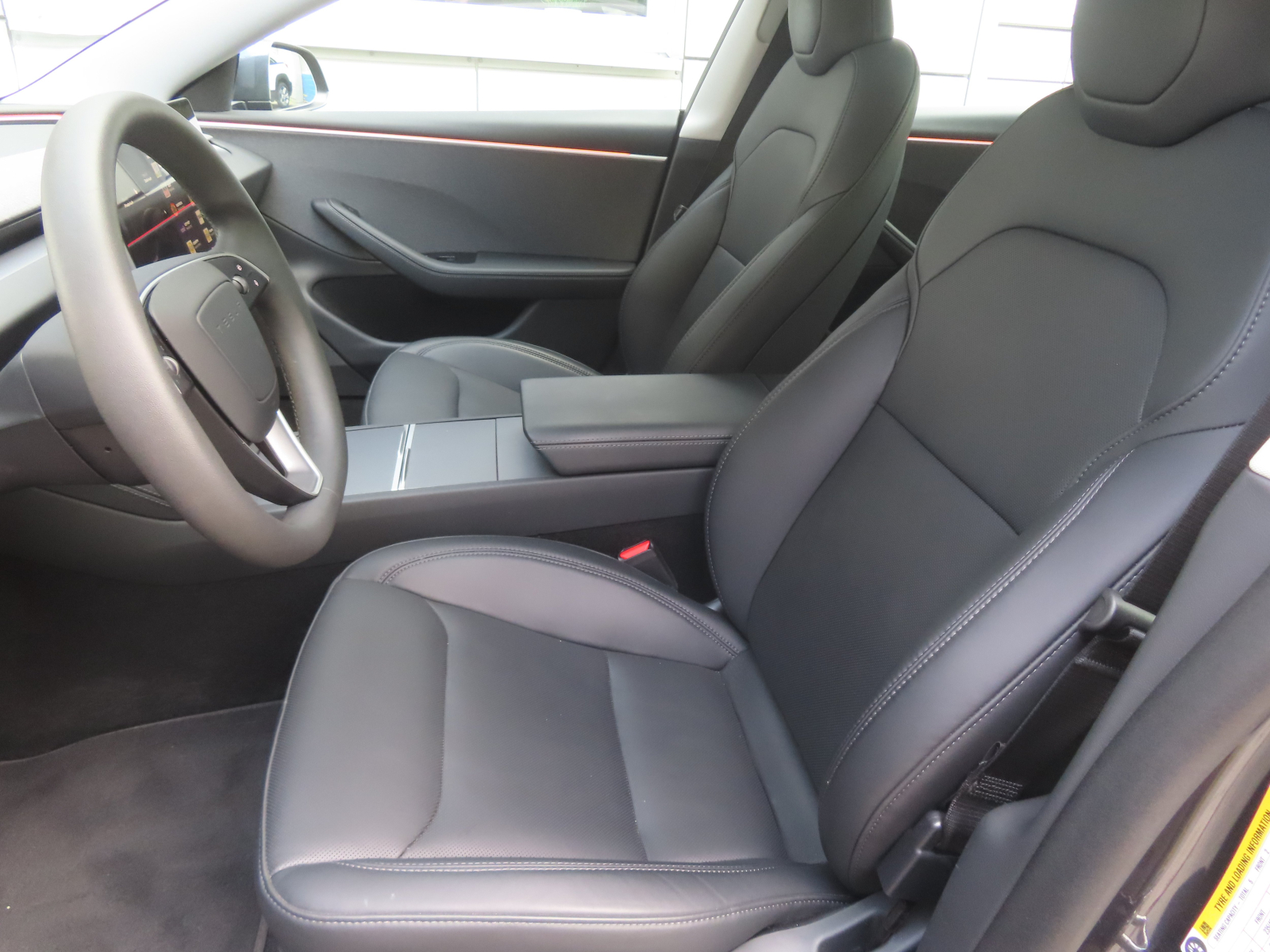 Tesla Model 3 - 2024