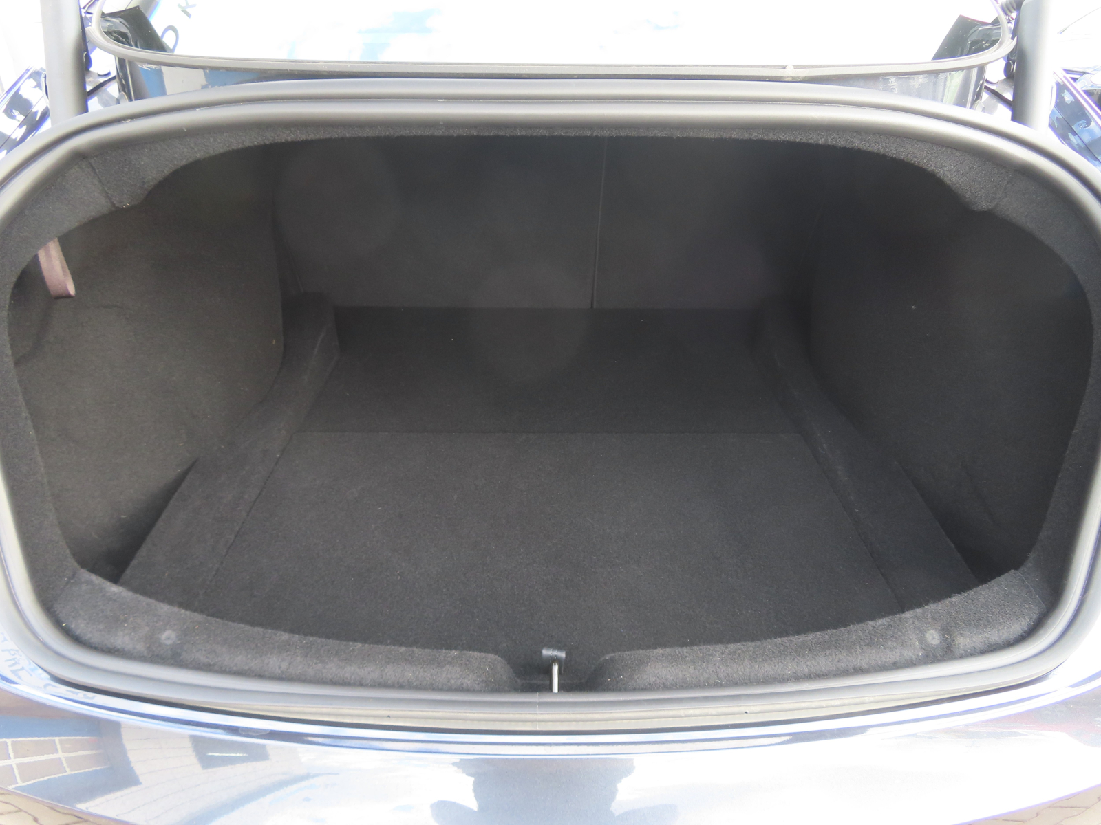 Tesla Model 3 - 2024