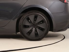 Tesla Model 3 - 2024