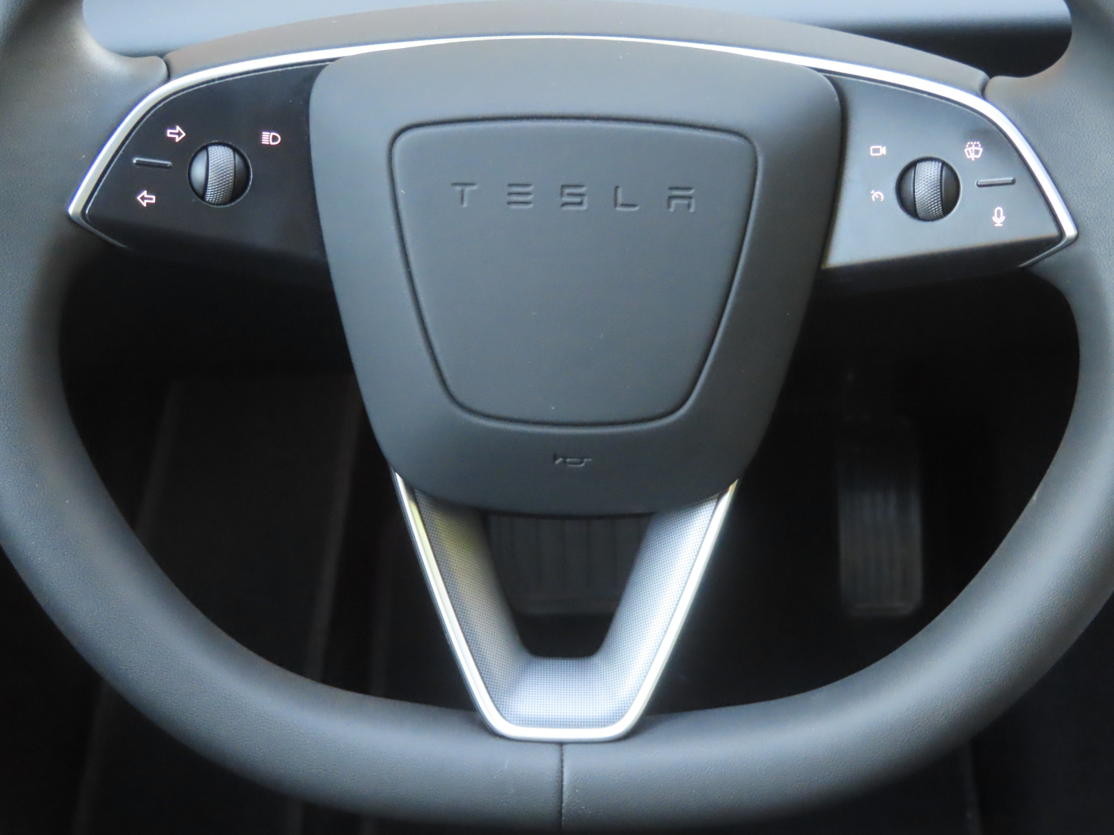 Tesla Model 3 - 2024
