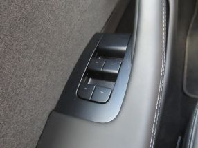 Tesla Model 3 - 2024