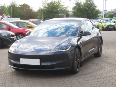 Tesla Model 3 - 2024