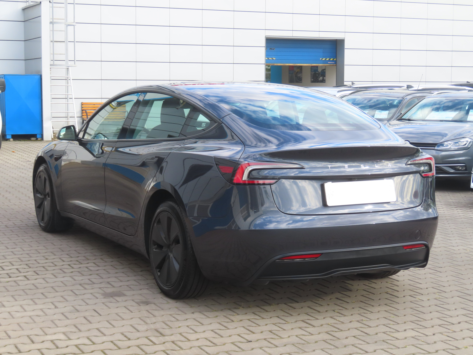 Tesla Model 3 - 2024