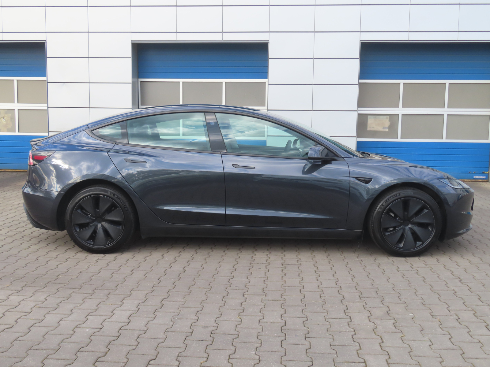Tesla Model 3 - 2024