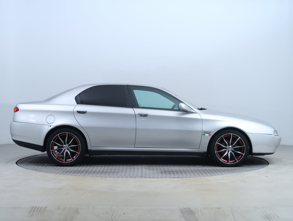 Alfa Romeo 166
