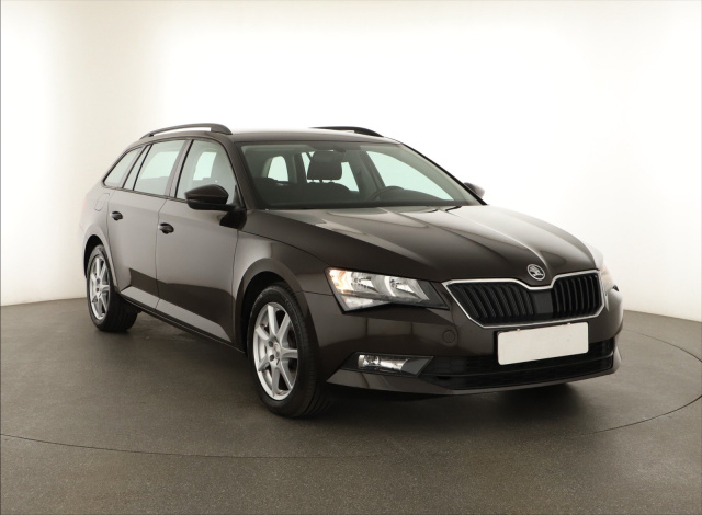 Škoda Superb 2016