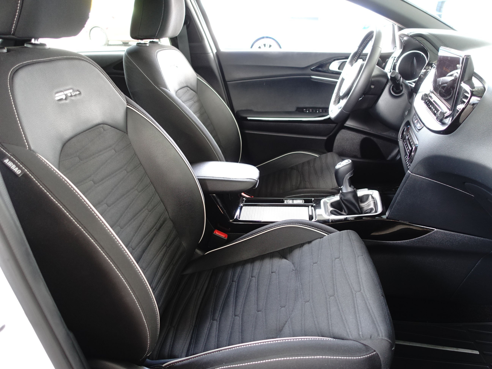Kia ProCeed - 2024