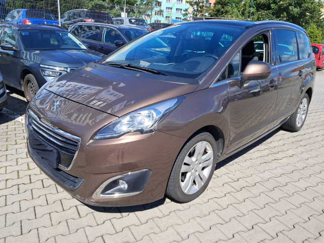 Peugeot 5008 2015