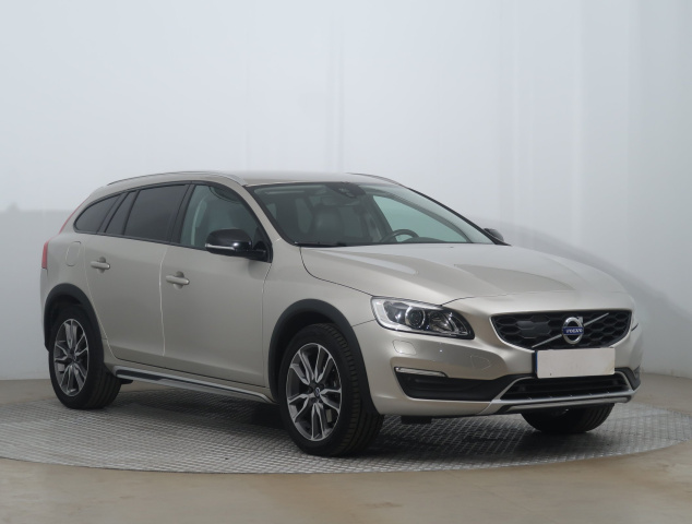 Volvo V60 Cross Country 2016