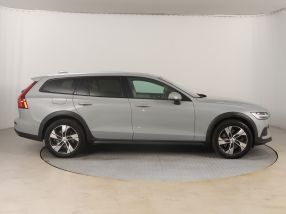 Volvo V60 Cross Country - 2023