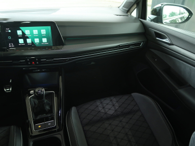 Volkswagen Golf - 2023