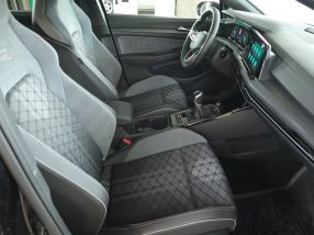 Volkswagen Golf - 2023