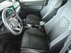 Volkswagen Golf - 2023