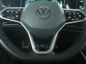 Volkswagen Golf - 2023