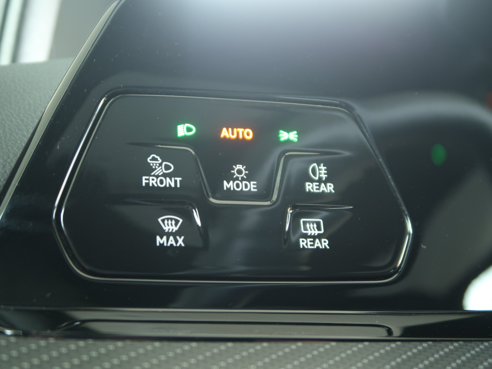 Volkswagen Golf - 2023
