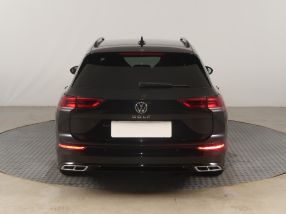 Volkswagen Golf - 2023