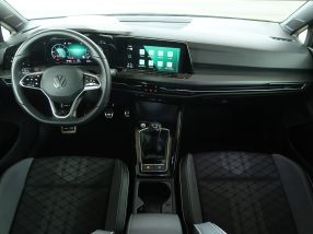 Volkswagen Golf - 2023