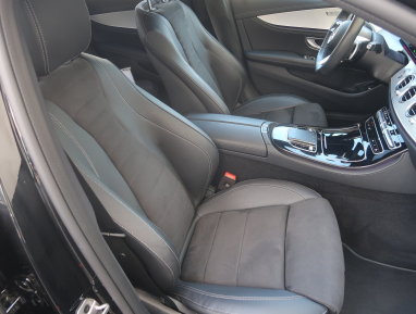 Mercedes-Benz E - 2023
