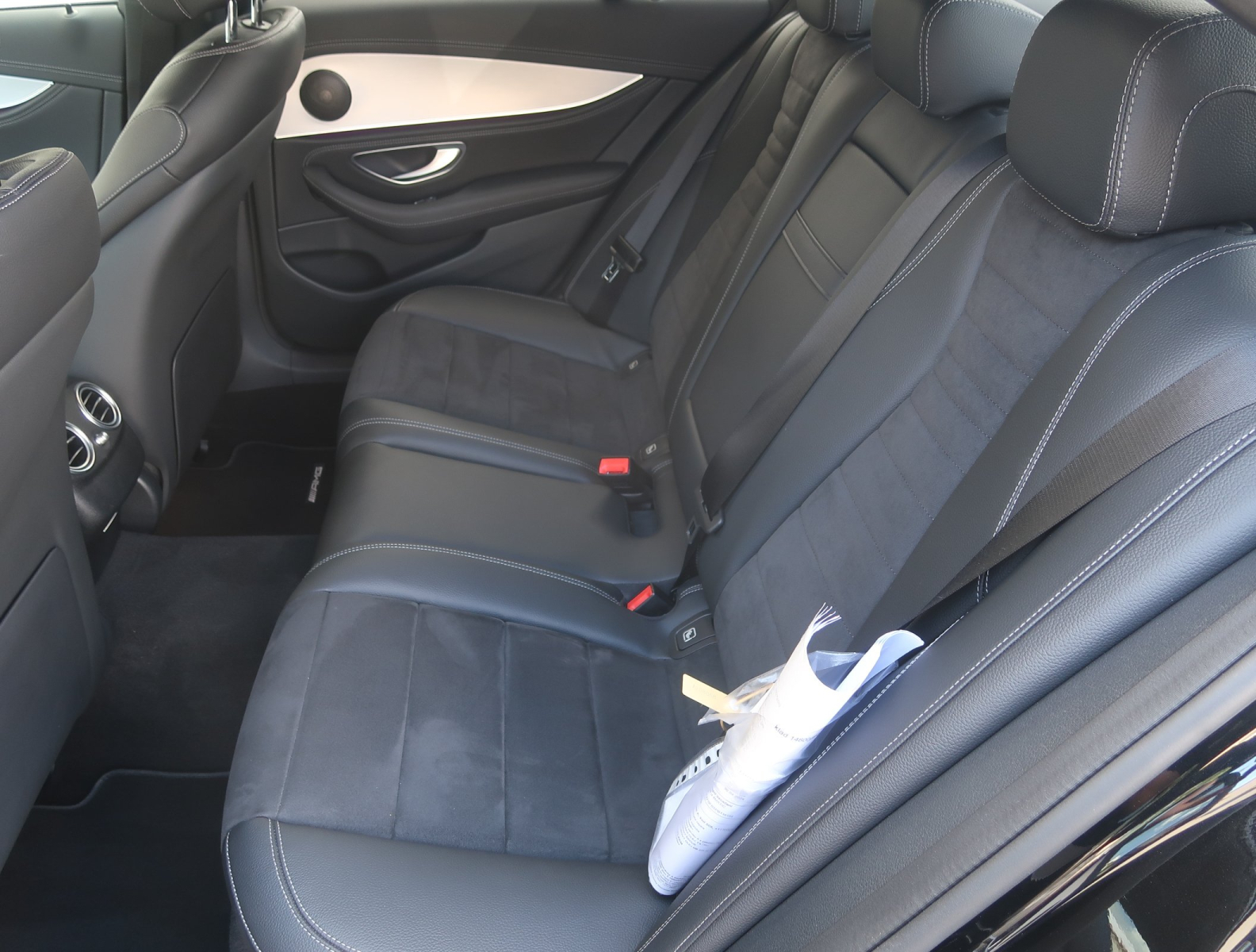 Mercedes-Benz E - 2023