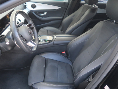 Mercedes-Benz E - 2023