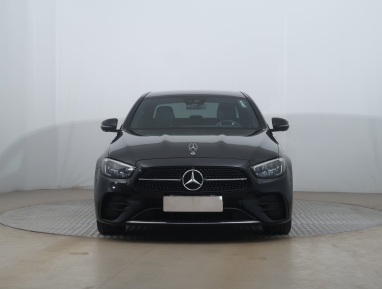 Mercedes-Benz E - 2023
