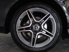 Mercedes-Benz E - 2023