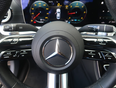 Mercedes-Benz E - 2023