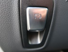Mercedes-Benz E - 2023
