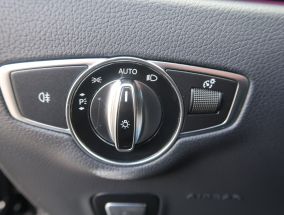 Mercedes-Benz E - 2023