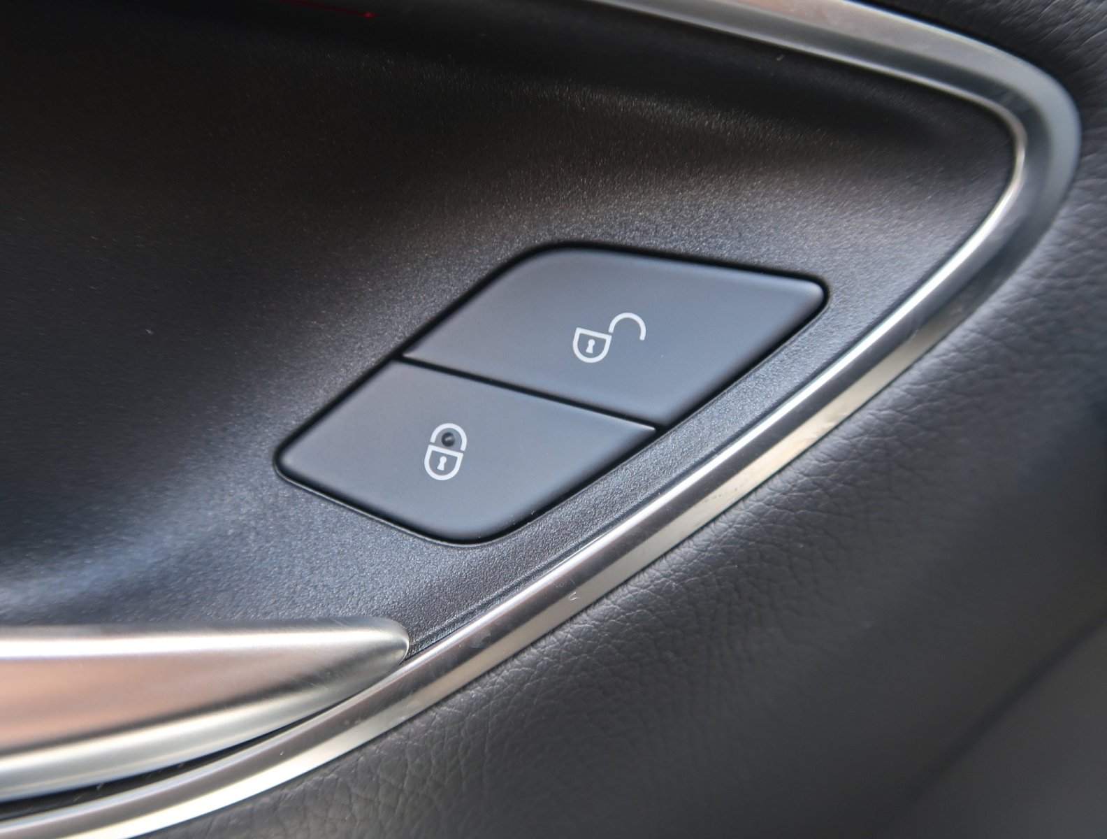 Mercedes-Benz E - 2023