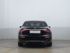Mercedes-Benz E - 2023