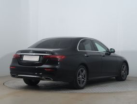 Mercedes-Benz E - 2023