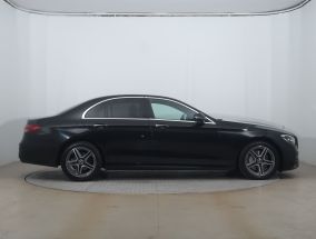 Mercedes-Benz E - 2023