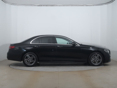 Mercedes-Benz E - 2023