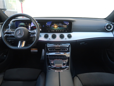 Mercedes-Benz E - 2023