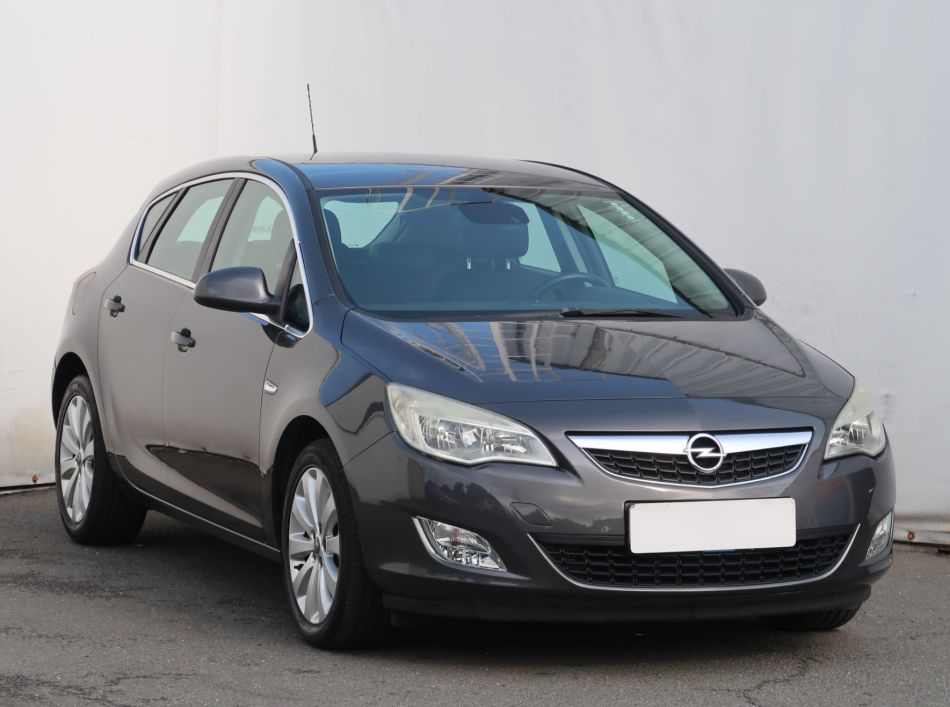 Opel Astra - 2010