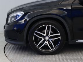 Mercedes-Benz GLA - 2016